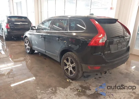 2012 Volvo Xc60 T6/T6 Platinum/T6 Premier Plus/T6 R-Design/T6 R-Design Platinum/T6 R-Design Premier Plus z USA, uszkodzony, nr VIN YV4902DZXC2305846